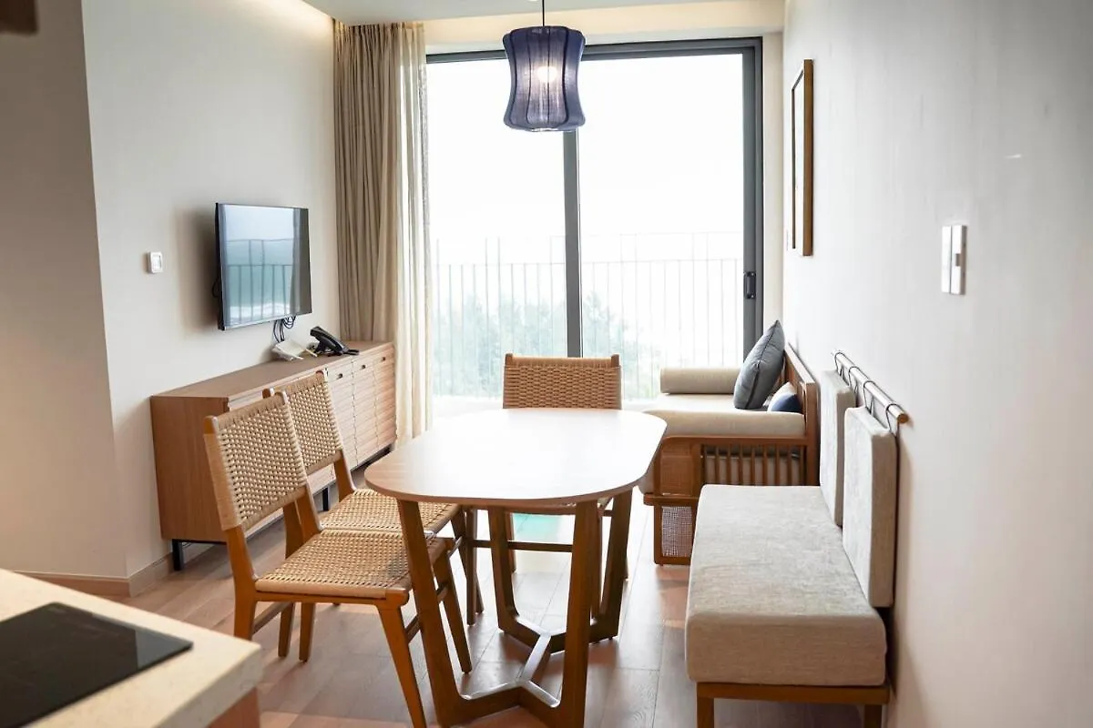 Coastal Apt Panoramic Oceanview Free Swimmingpool ホイアン アパート