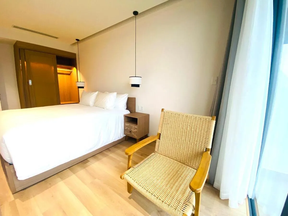 Coastal Apt Panoramic Oceanview Free Swimmingpool ホイアン アパート